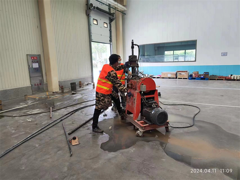 崆峒厂房地面下沉塌陷注浆加固施工